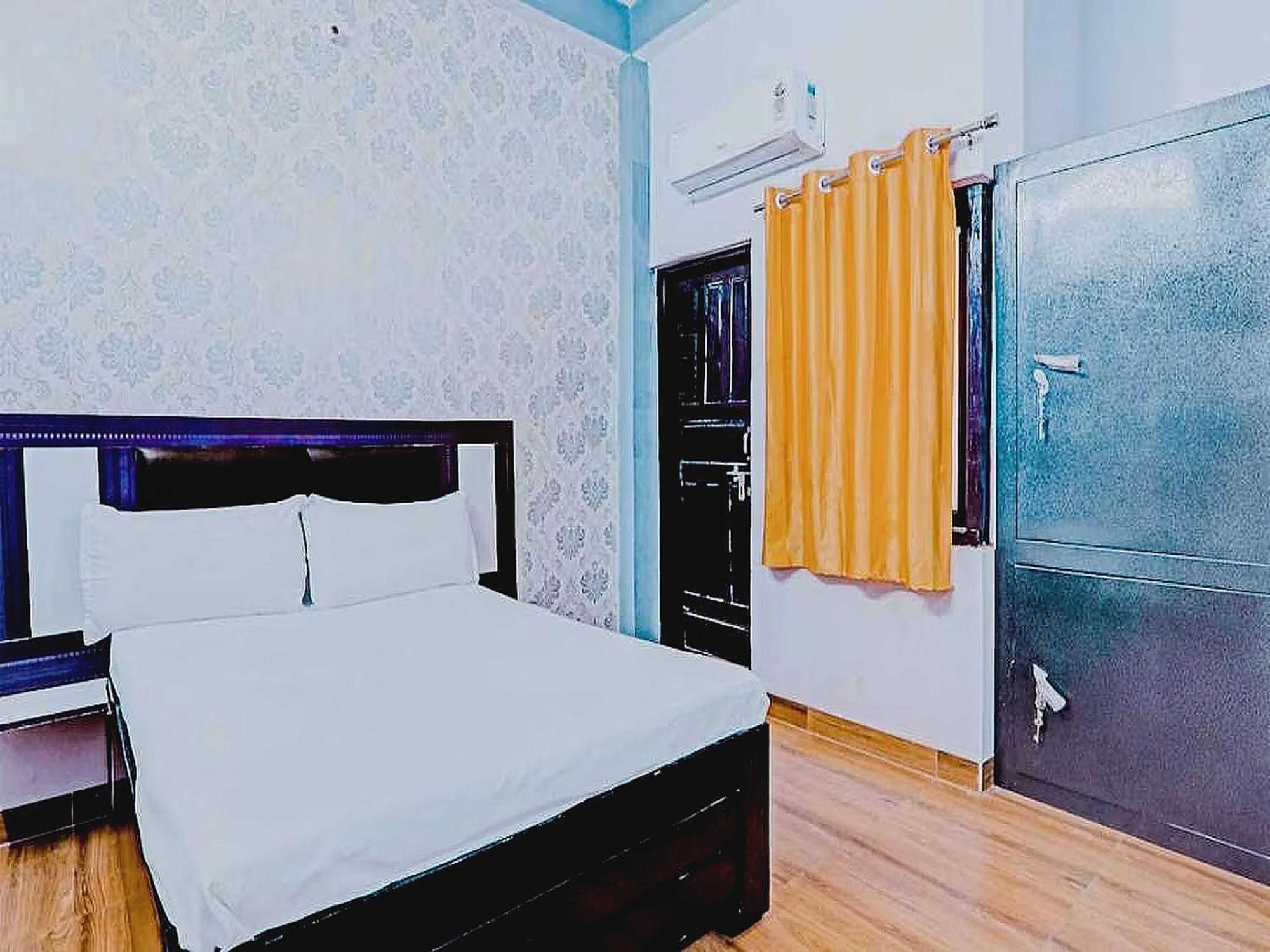 Hotel O Rr Palace ลัคเนา ภายนอก รูปภาพ