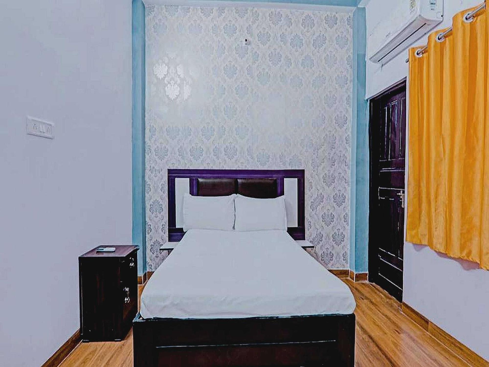 Hotel O Rr Palace ลัคเนา ภายนอก รูปภาพ