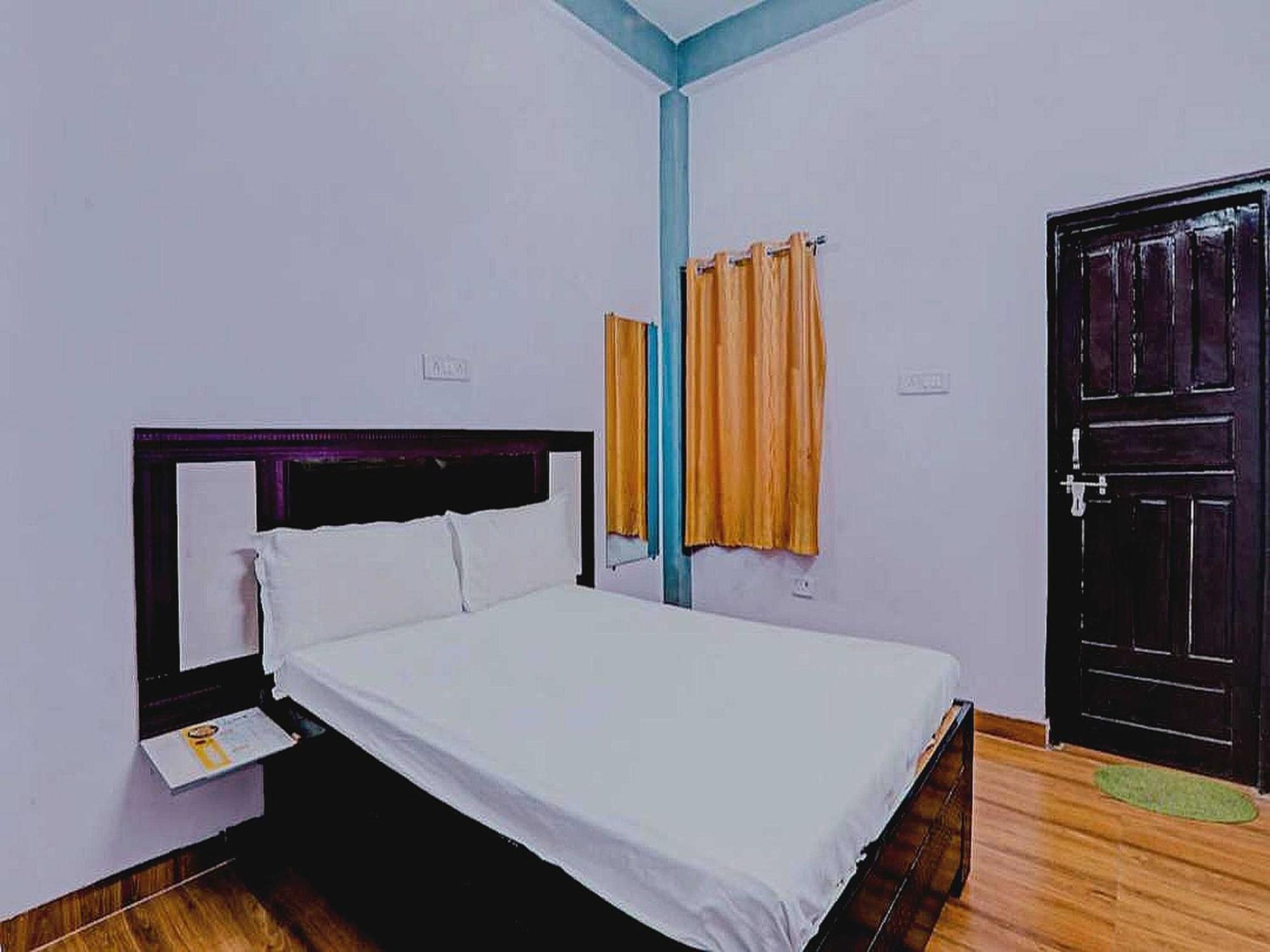 Hotel O Rr Palace ลัคเนา ภายนอก รูปภาพ